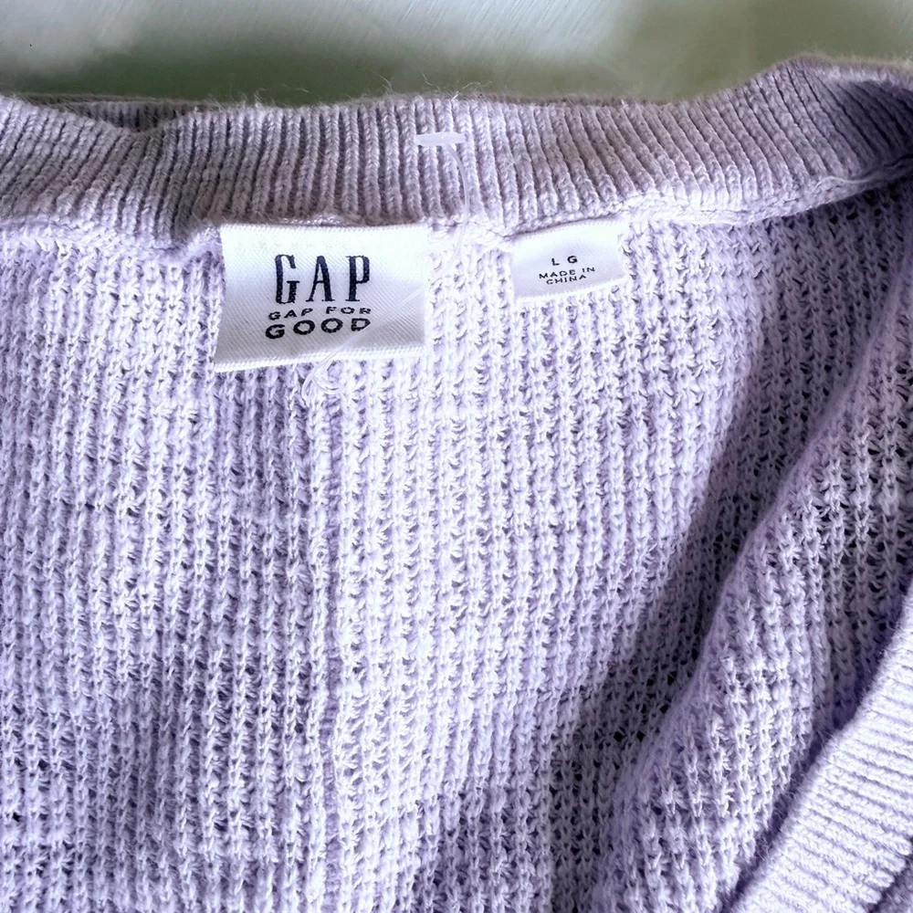 GAP Light Purple V-Neck Women's Cotton Sweater - Picture 2 of 5